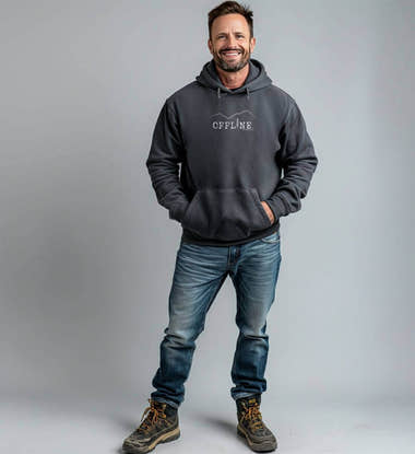 Offline. Bio Hoodie – Modelbild (350 g/m² Bio-Baumwolle) von Rad&Rucksack