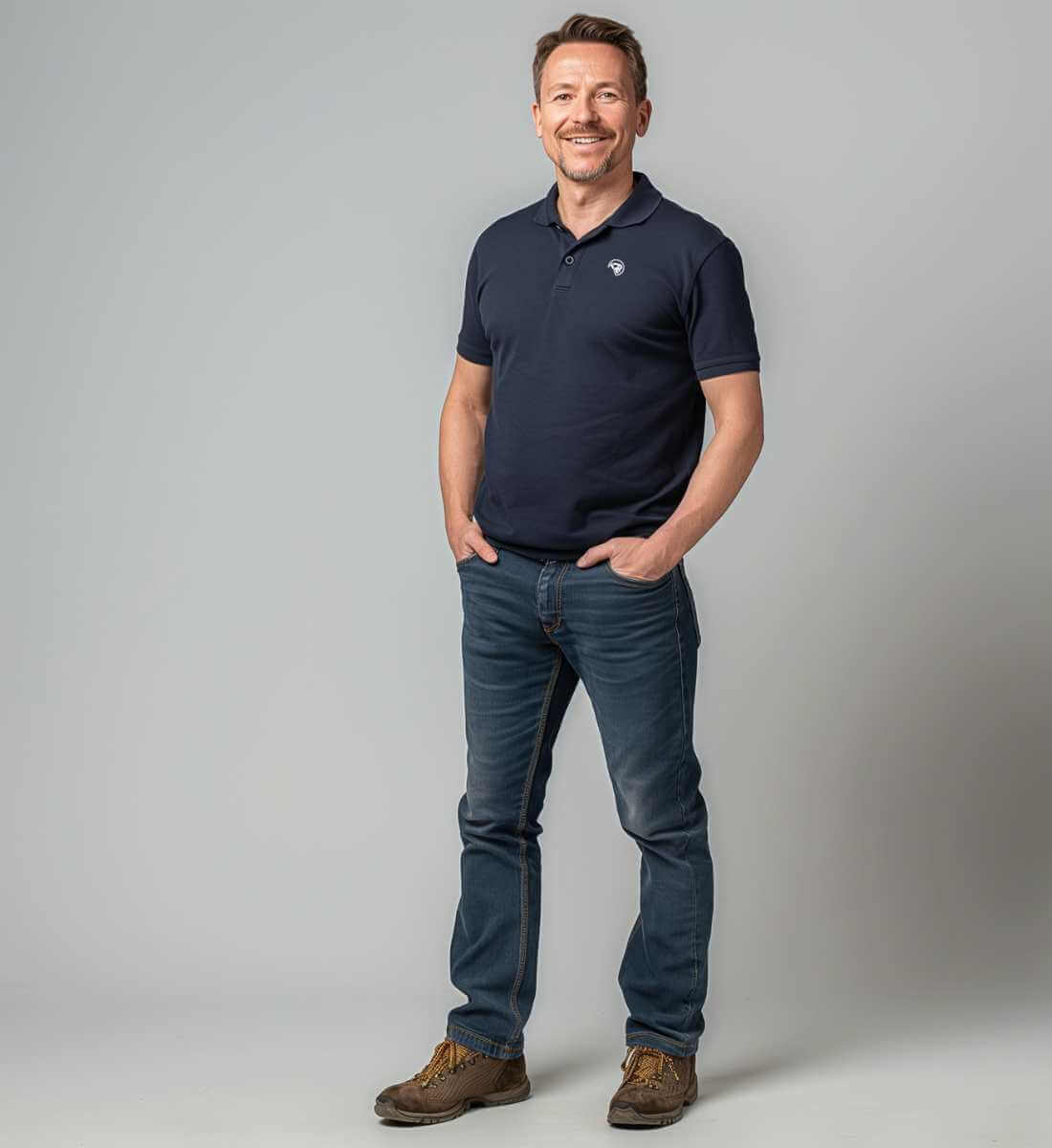 Rad&Rucksack Style | Unisex Premium Organic Poloshirt von Rad&Rucksack - weitere Modelansicht 2