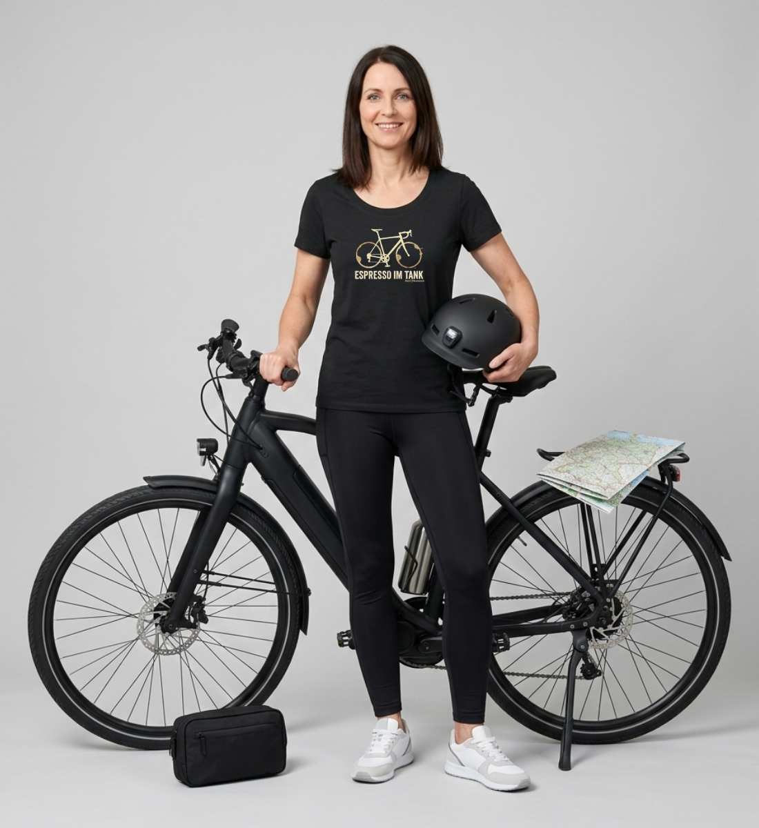Rennrad & Kaffee | Damen Premium Organic T-Shirt (Fitted) in Black von Rad&Rucksack Model
