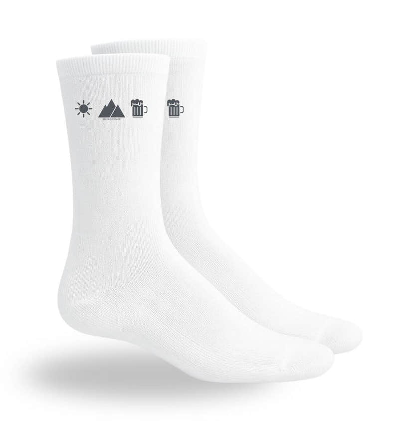 Sonne Berg Bier Sportsocken – Modelbild (atmungsaktives Mesh-Fußbett) von Rad&Rucksack