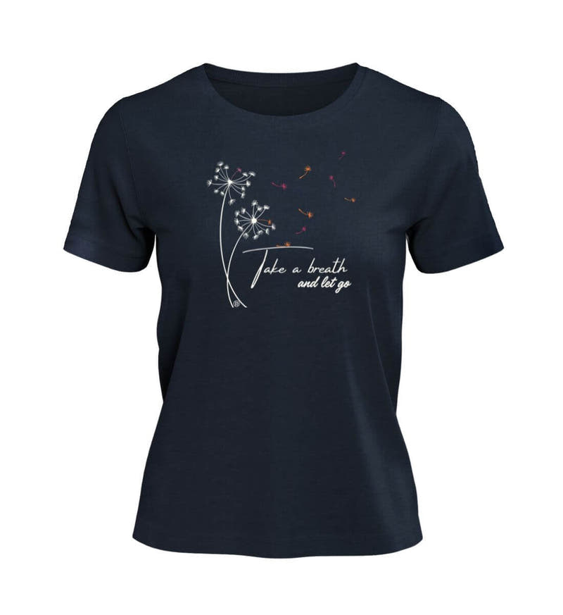 Take a breath | Damen Premium Organic T-Shirt in French Navy von Rad&Rucksack