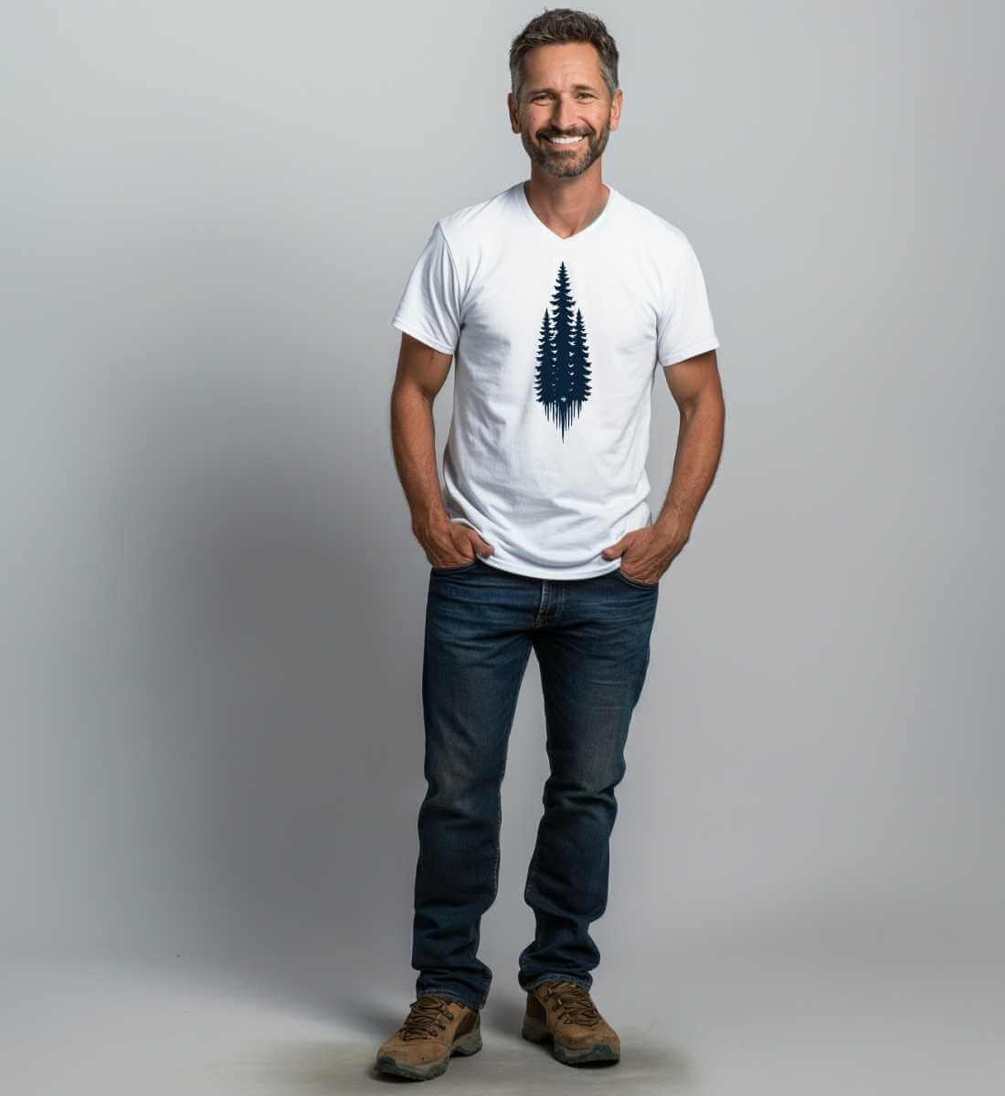 Tannen | Herren V-Neck Premium Organic T-Shirt von Rad&Rucksack - am Model präsentiert