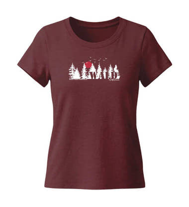 Geschenk Wanderin Wäldern Tailliert in Weinrot (Burgundy) – Produktbild (155 g/m² Bio-Baumwolle, tailliert) von Rad&Rucksack