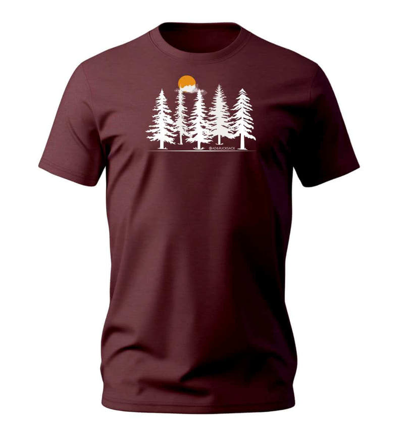 Wald Forest | Herren Premium Organic T-Shirt in Burgundy von Rad&Rucksack