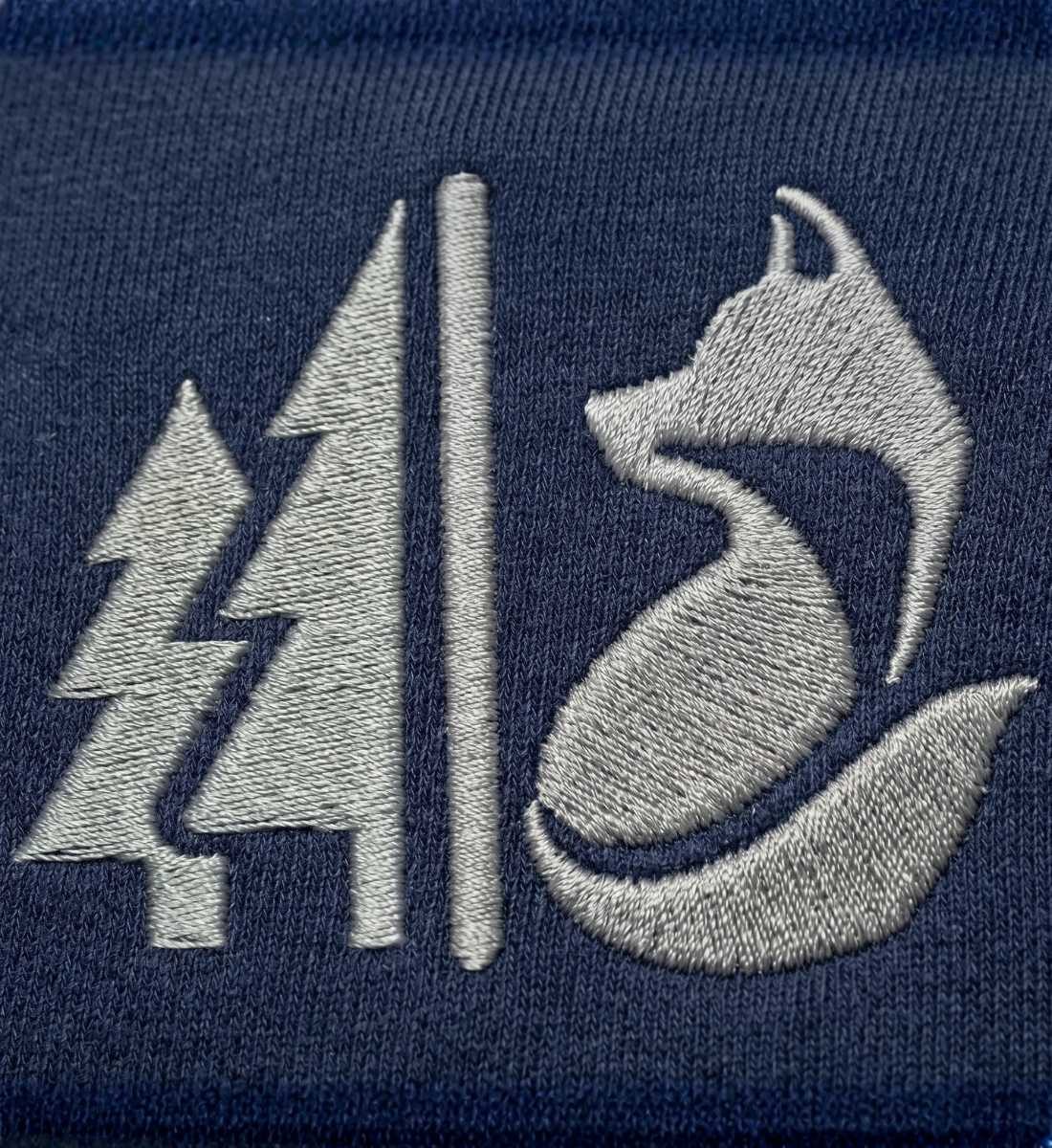 Wald Fuchs Stick  |  Unisex Organic Shorts von Rad&Rucksack - am Model präsentiert