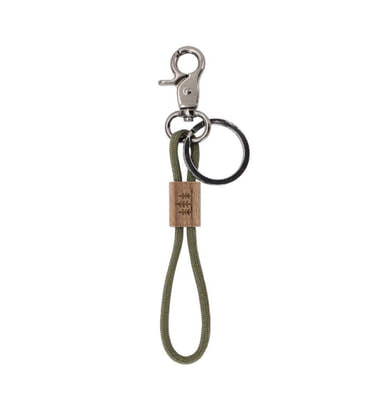 Schlüsselanhänger Wald in Waldgrün (Forest Green) – Produktbild (FSC-Walnussholz & Paracord) von Rad&Rucksack