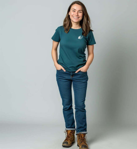 Wald Wolf Bio T-Shirt Damen – Modelbild (100% Bio-Baumwolle) von Rad&Rucksack