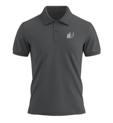 Wald Wolf Stick Poloshirt in Anthrazit (Anthracite) – Produktbild (240 g/m² Bio-Piqué mit Stick) von Rad&Rucksack