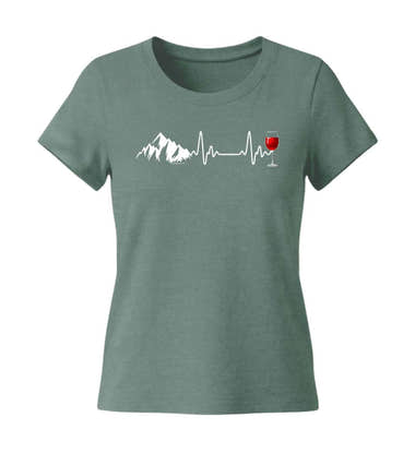 Wein Berg Herzschlag T-Shirt Damen Meeresgrün (Green Bay) – Produktbild (155 g/m² Bio-Baumwolle, tailliert) von Rad&Rucksack
