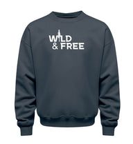 Wild & Free Sweatshirt in Blaugrau (India Ink Grey) – Produktbild (350 g/m² Bio-Baumwolle) von Rad&Rucksack
